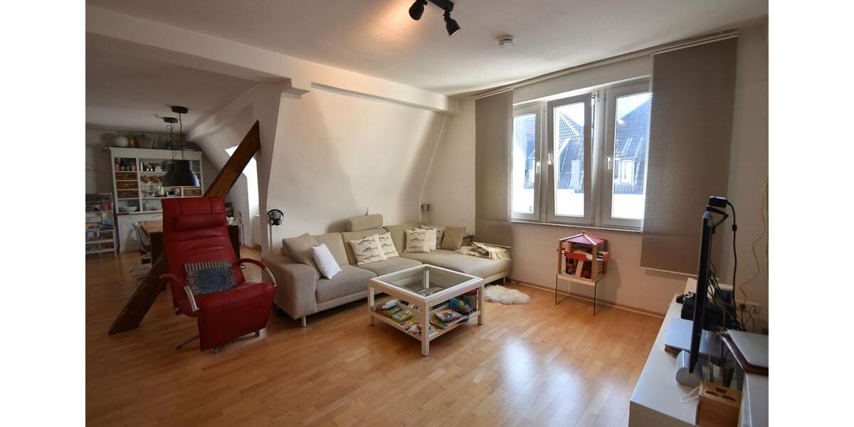 Dachgeschoßwohnung Düsseldorf Niederkassel - 3 Zimmer, 107 m&sup2;, 1.795&euro; | Angebot:26461076
