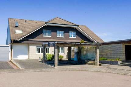 Haus Bedburg - 8 Zimmer, 341 m&sup2;, 699.000&euro; | Angebot:26464361