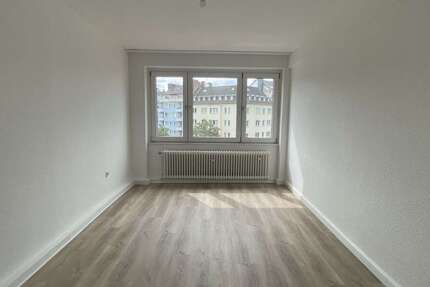 Wohnung Düsseldorf Stadtmitte - 2 Zimmer, 63 m&sup2;, 1.150&euro; | Angebot:24877065