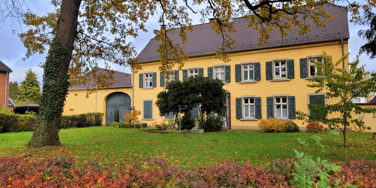 Einfamilienhaus Grevenbroich - 14 Zimmer, 348 m&sup2;, 795.000&euro; | Angebot:27267186