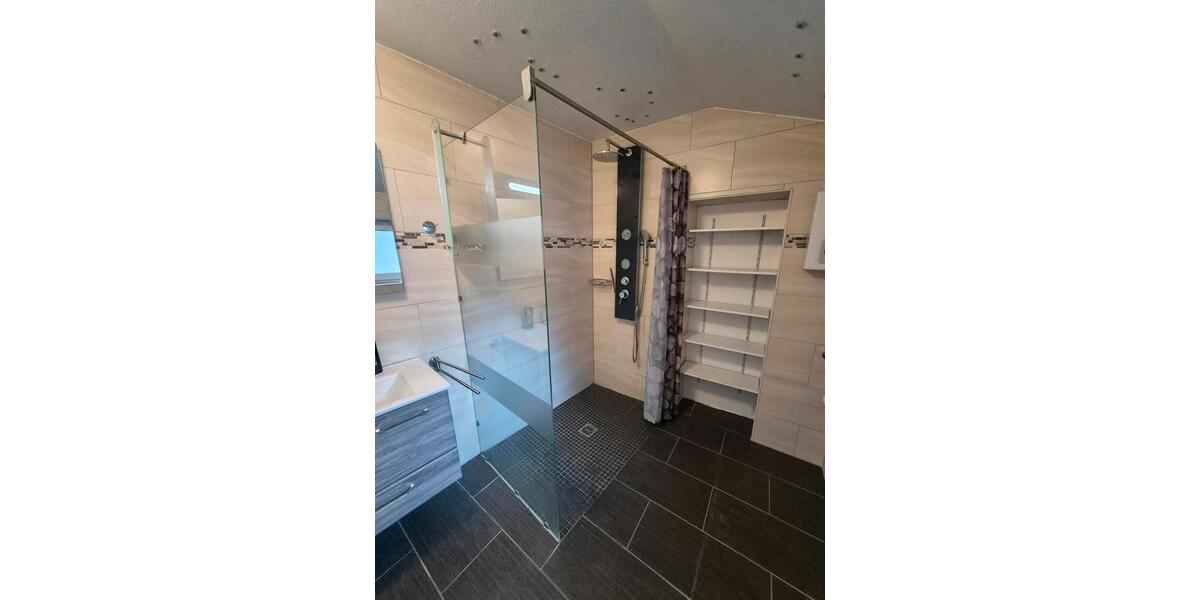 Reihenhaus Mönchengladbach West - 7 Zimmer, 150 m&sup2;, 329.000&euro; | Angebot:27223310