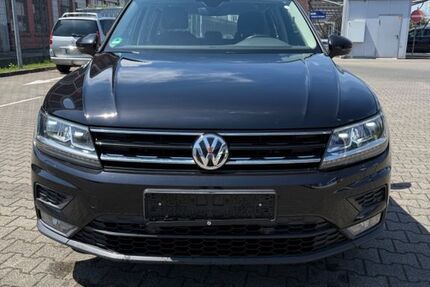 VW Tiguan 168.691 km 17.400 &euro; Düsseldorf 40597