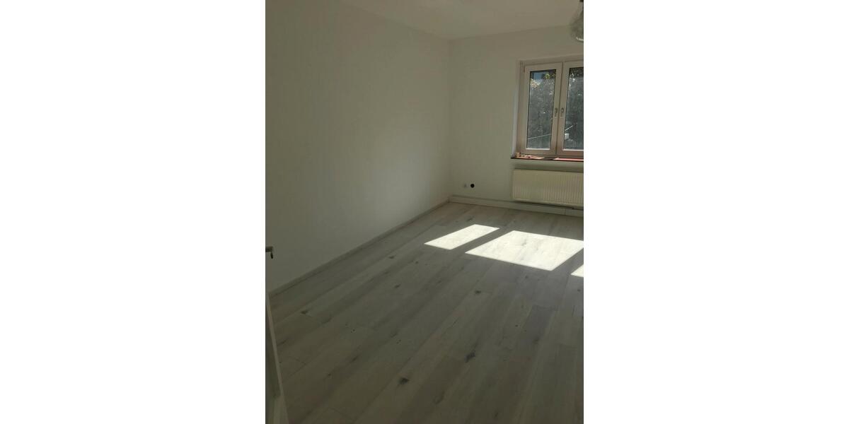 Etagenwohnung Düsseldorf Oberbilk - 2 Zimmer, 67 m&sup2;, 300.000&euro; | Angebot:27470314