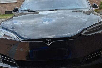 Tesla Model S 182.000 km 22.900 &euro; Grefrath 47929