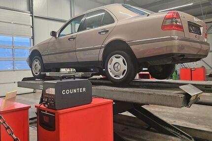 Mercedes-Benz C 180 93.406 km 7.900 &euro; Brüggen 41379