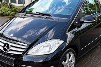 Mercedes-Benz A 200 136.000 km 3.850 &euro; Neuss 41469