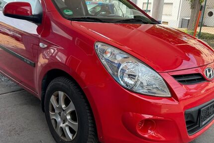 Hyundai i20 65.162 km 4.599 &euro; Mönchengladbach 41199