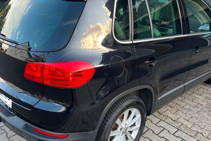 VW Tiguan 95.000 km 12.900 &euro; düsseldorf 40239