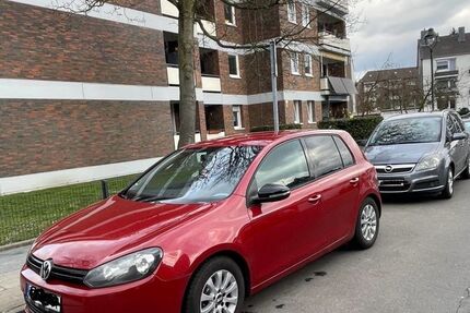 VW Golf 198.000 km 4.700 &euro; Düsseldorf 40589