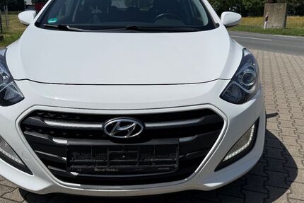Hyundai i30 228.000 km 4.650 &euro; Neukirchen-Vluyn (bei Duisburg) 47506