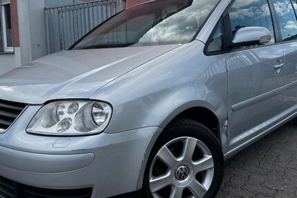 VW Touran 160.000 km 3.450 &euro; Bedburg 50181