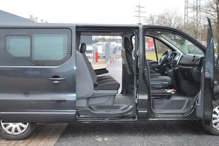 Opel Vivaro 174.456 km 12.500 &euro; Düsseldorf - Bezirk 8 40231