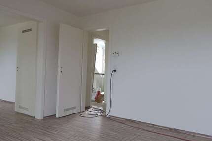 Wohnung Düsseldorf Rath - 2 Zimmer, 43 m&sup2;, 450&euro; | Angebot:27142534