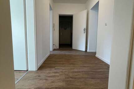 Wohnung Krefeld Krefeld-Mitte - 3 Zimmer, 73 m&sup2;, 680&euro; | Angebot:27145495