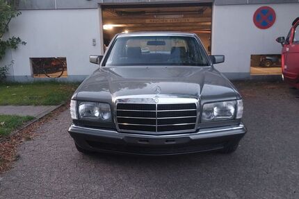 Mercedes-Benz 380 145.600 km 8.500 &euro; Düsseldorf 40472