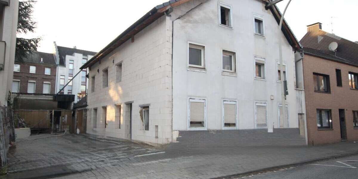 Einfamilienhaus Mönchengladbach Süd - 10 Zimmer, 400 m&sup2;, 210.000&euro; | Angebot:26988054
