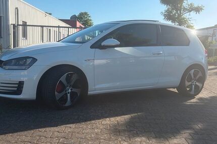 VW Golf 152.000 km 12.900 &euro; Heinsberg 52525