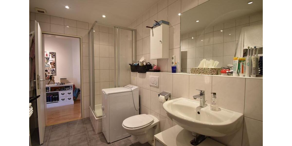 Dachgeschoßwohnung Düsseldorf Niederkassel - 3 Zimmer, 107 m&sup2;, 1.795&euro; | Angebot:26461076