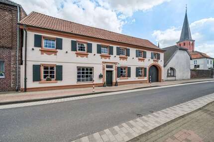 Haus Schwalmtal - 7 Zimmer, 220 m&sup2;, 465.000&euro; | Angebot:26888446
