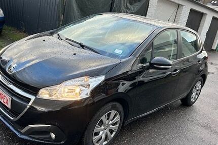 Peugeot 208 91.000 km 7.190 &euro; Mönchengladbach 41199