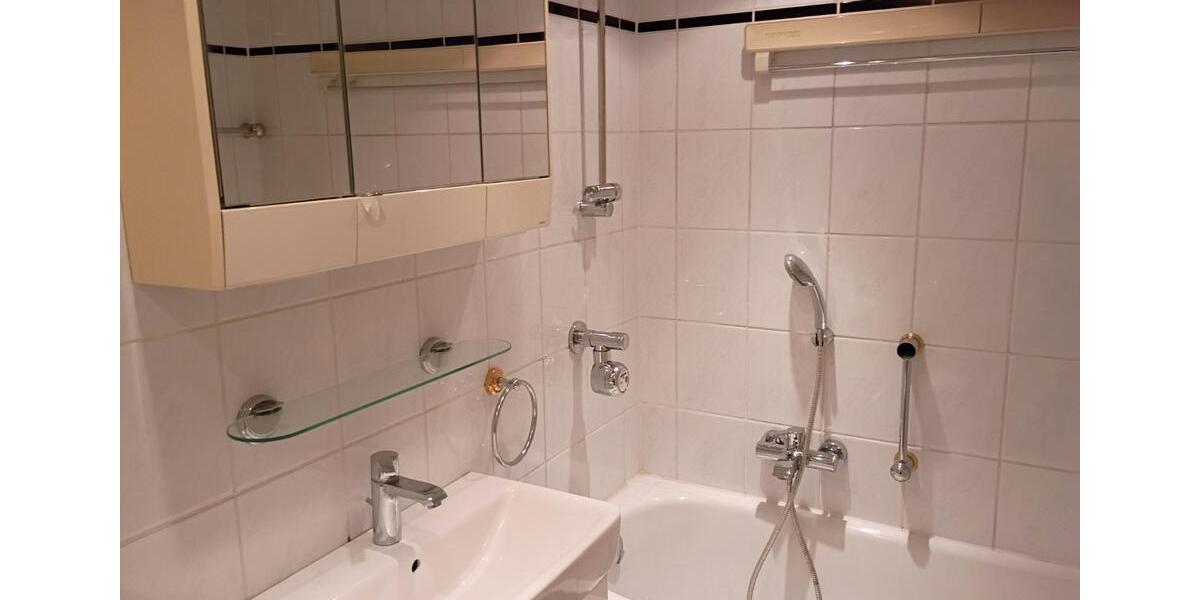 Etagenwohnung Düsseldorf Stadtbezirk 3 - 3 Zimmer, 68 m&sup2;, 300.000&euro; | Angebot:27257391