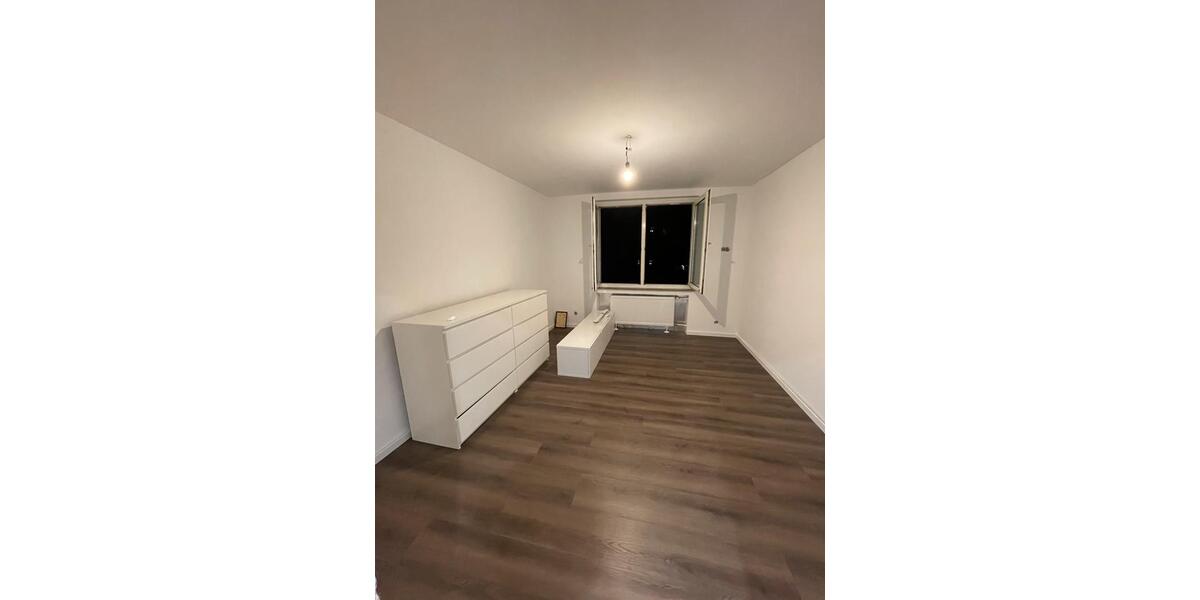 Etagenwohnung Mönchengladbach Süd - 4 Zimmer, 81 m&sup2;, 210.000&euro; | Angebot:27197356