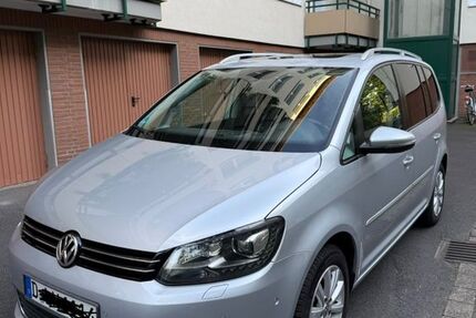 VW Touran 298.477 km 6.300 &euro; Düsseldorf 40225
