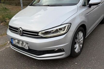 VW Touran 107.400 km 20.999 &euro; Hückelhoven 41836