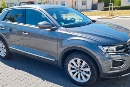 VW T-Roc 49.121 km 17.490 &euro; Düsseldorf 40215