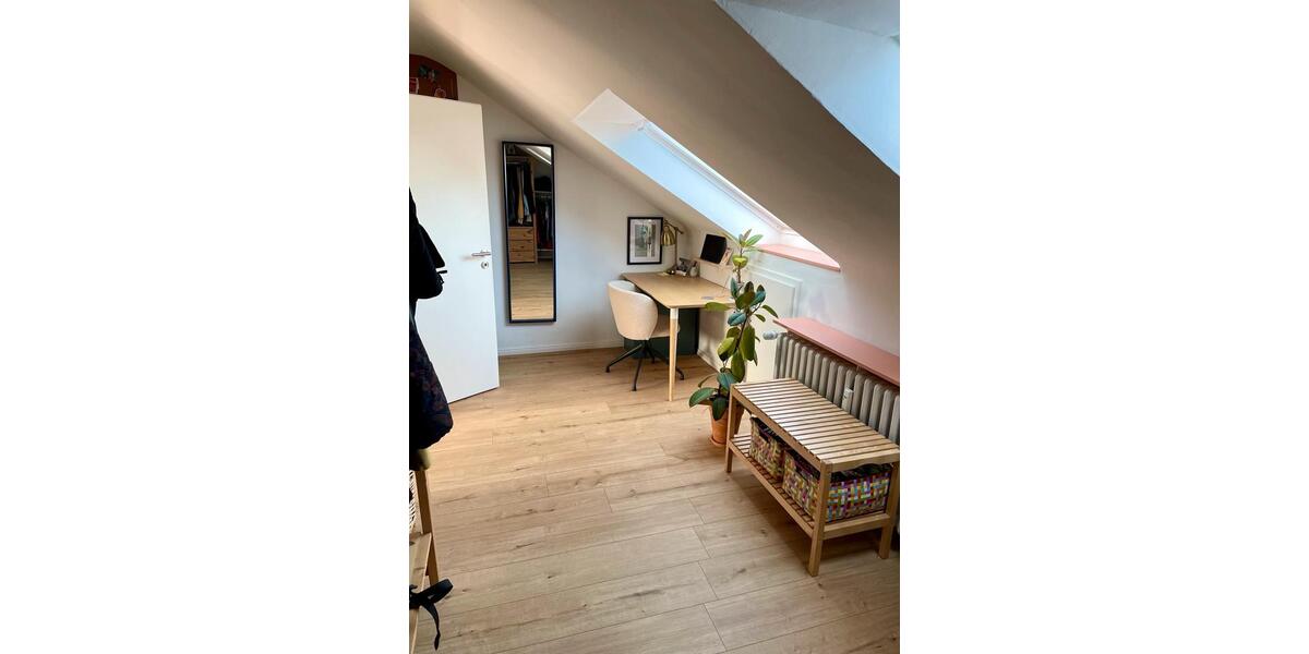 Dachgeschoßwohnung Krefeld Gellep-Stratum - 2.5 Zimmer, 60 m&sup2;, 178.000&euro; | Angebot:27197687