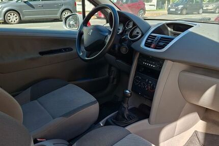 Peugeot 207 198.598 km 1.200 &euro; Düsseldorf 40599