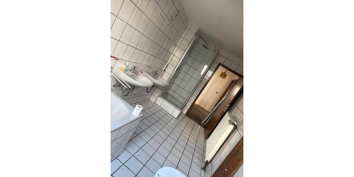 Dachgeschoßwohnung Krefeld Gartenstadt - 6 Zimmer, 109 m&sup2;, 330.000&euro; | Angebot:27413714