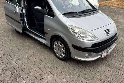 Peugeot 1007 197.000 km 1.690 &euro; Krefeld 47805