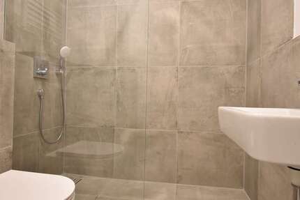 Wohnung Düsseldorf Stadtmitte - 2 Zimmer, 50 m&sup2;, 800&euro; | Angebot:27076053