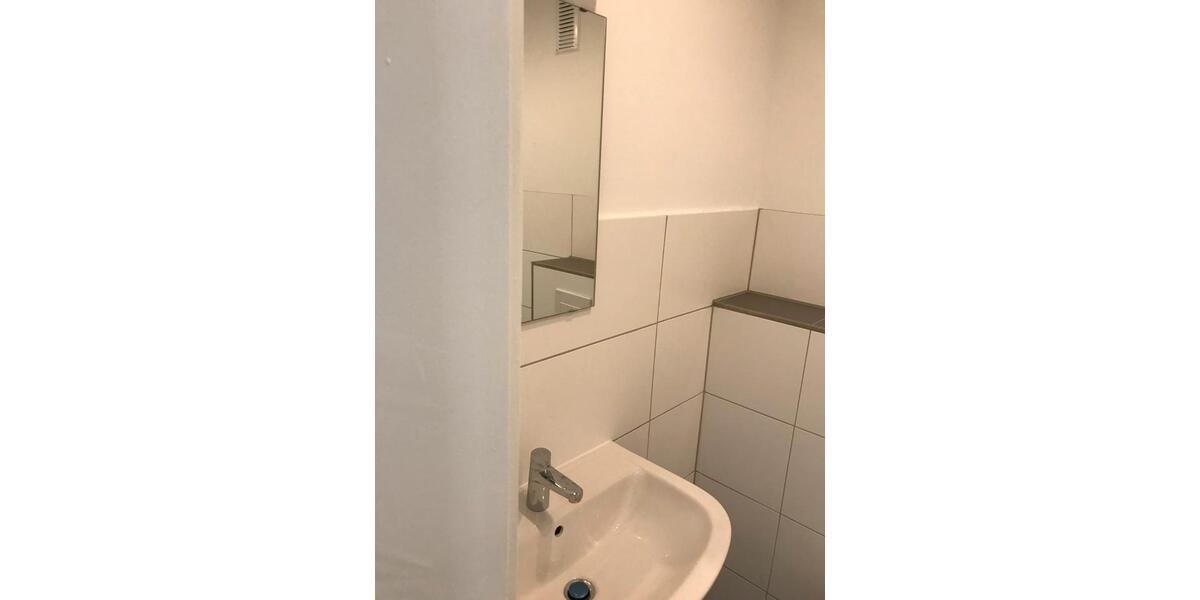 Etagenwohnung Düsseldorf Oberbilk - 2 Zimmer, 67 m&sup2;, 300.000&euro; | Angebot:27470314