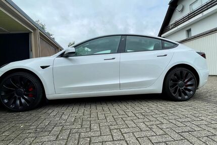 Tesla Model 3 21.064 km 38.500 &euro; Düsseldorf 40489