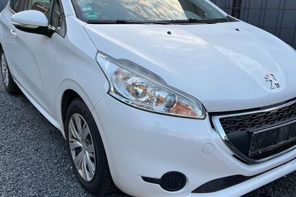 Peugeot 208 120.500 km 3.799 &euro; Heinsberg 52525