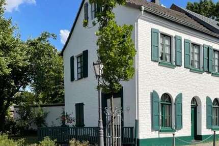 Haus Grevenbroich Stadtmitte - 4 Zimmer, 135 m&sup2;, 259.000&euro; | Angebot:27304023