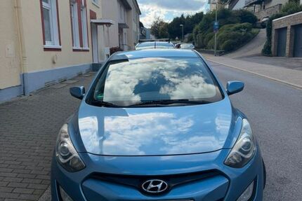 Hyundai i30 163.000 km 3.799 &euro; Düsseldorf 40223