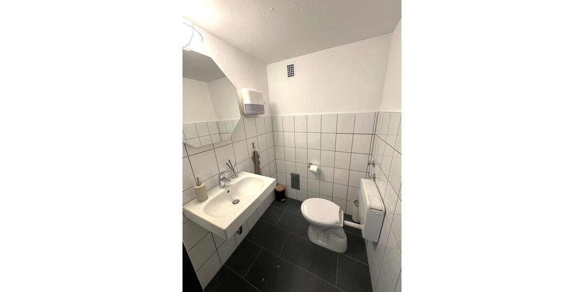 Gewerbeobjekt Düsseldorf Stadtbezirk 5 - 2.250&euro; | Angebot:26269414