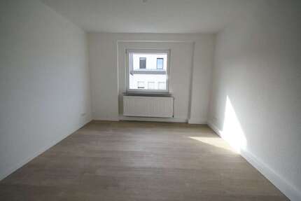 Wohnung Mönchengladbach - 3 Zimmer, 80 m&sup2;, 700&euro; | Angebot:27372260