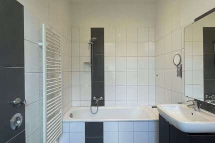 Wohnung Düsseldorf Friedrichstadt - 3 Zimmer, 85 m&sup2;, 1.280&euro; | Angebot:27197780