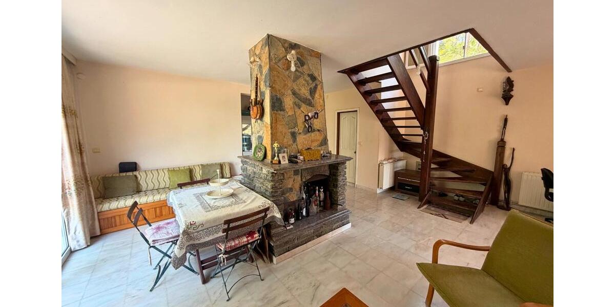 Villa Düsseldorf - 4 Zimmer, 196 m&sup2;, 650.000&euro; | Angebot:27244448