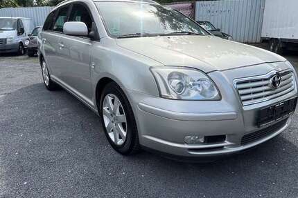 Toyota Avensis 305.000 km 1.940 &euro; Krefeld 47809