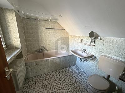 KOMPAKT, HELL UND KOMFORTABEL - Dachgeschoßwohnung Düsseldorf Stadtbezirk 3 | Angebot:27468920