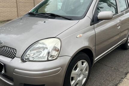 Toyota Yaris 185.000 km 2.600 &euro; Krefeld 47829