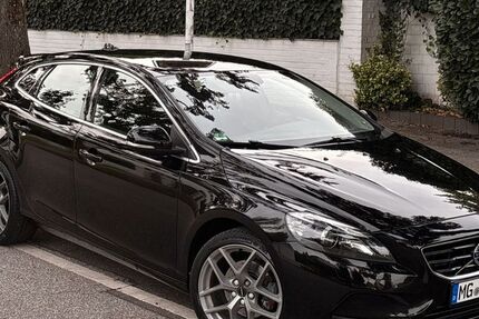 Volvo V40 108.000 km 14.300 &euro; Mönchengladbach 41063