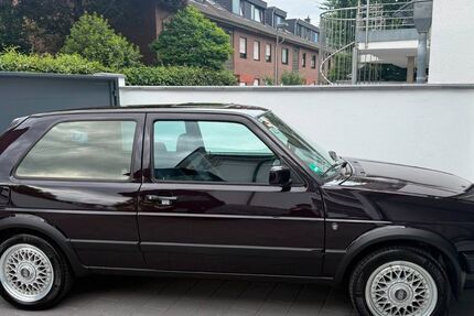 VW Golf 143.000 km 14.545 &euro; Düsseldorf 40470