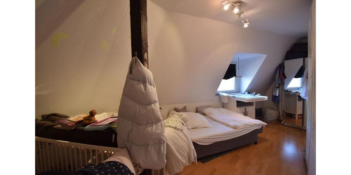 Dachgeschoßwohnung Düsseldorf Niederkassel - 3 Zimmer, 107 m&sup2;, 1.795&euro; | Angebot:26461076