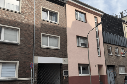 Haus Neuss - 8 Zimmer, 491 m&sup2;, 780.000&euro; | Angebot:27286719
